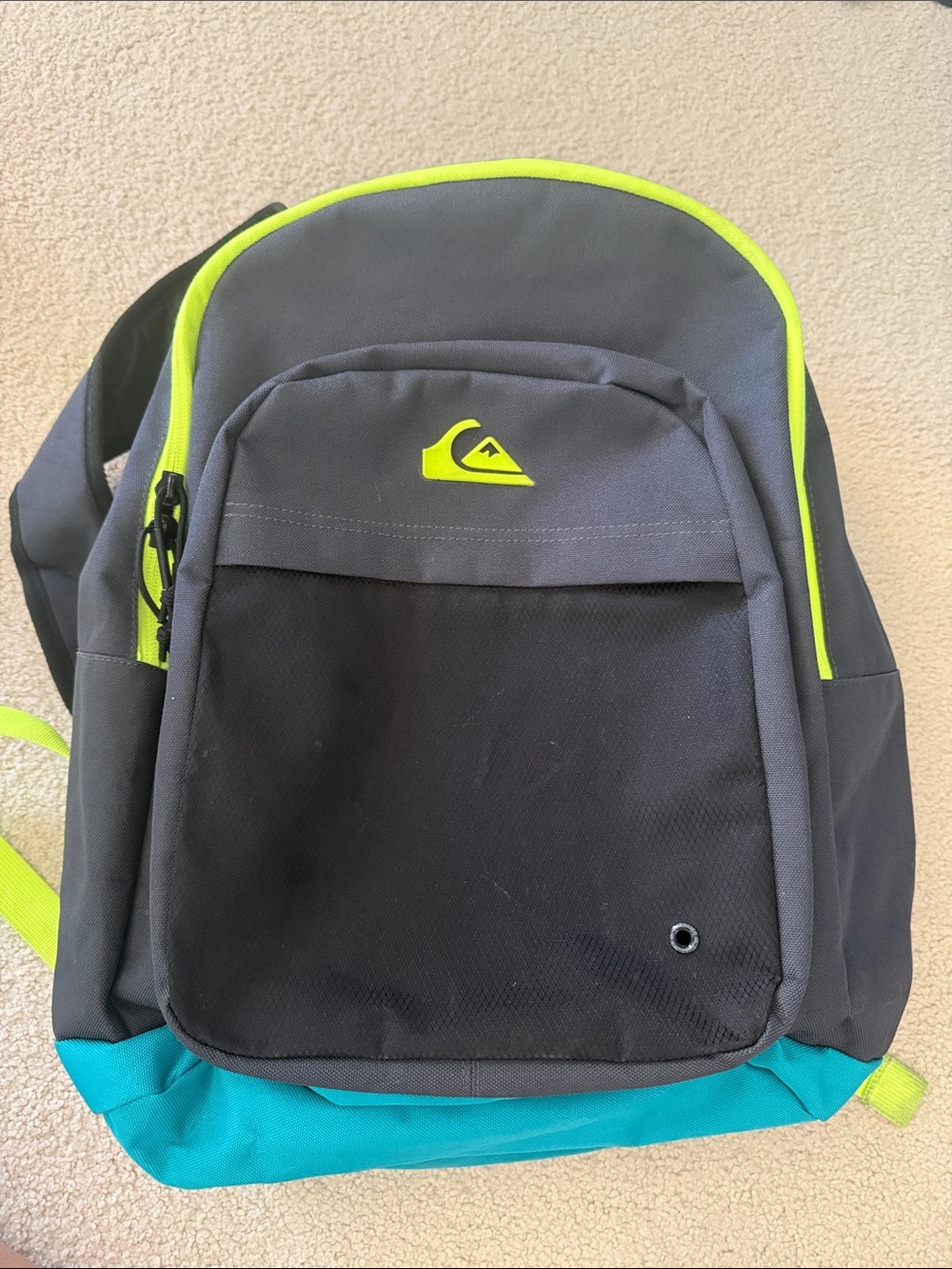 Quiksilver Backpack EUC